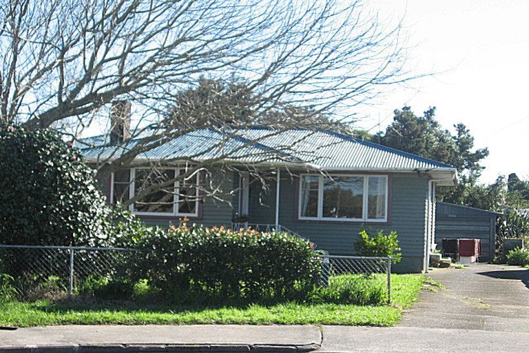 Photo of property in 16 White Road, Manurewa, Auckland, 2102