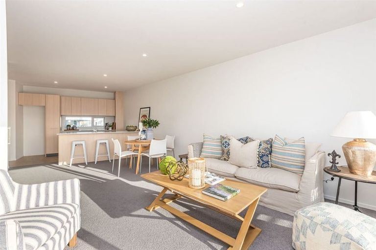 Photo of property in 136 Seaview Road, New Brighton, Christchurch, 8061
