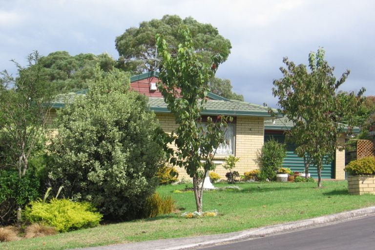 Photo of property in 10 Evergreen Rise, New Lynn, Auckland, 0600