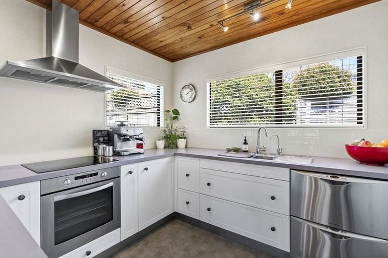 Photo of property in 28 Rossiter Crescent, Lynmouth, New Plymouth, 4310