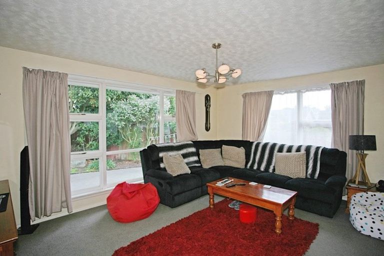 Photo of property in 15 Dunluce Place, Hornby, Christchurch, 8042