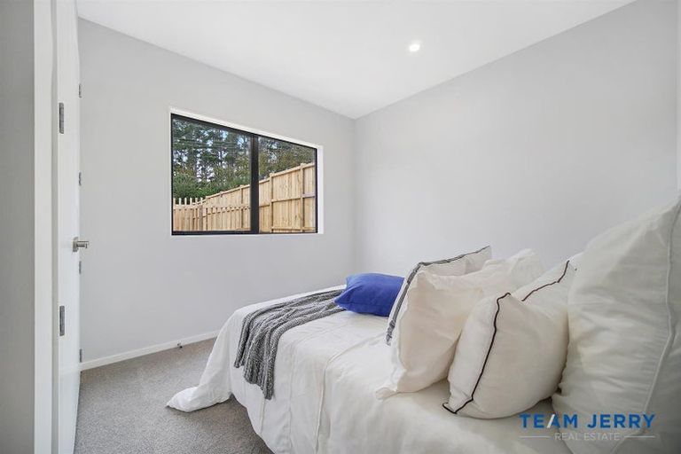Photo of property in 30 Paihere Street, Huapai, Kumeu, 0810