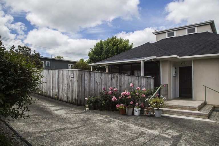 Photo of property in 14a Arawa Street, New Lynn, Auckland, 0600
