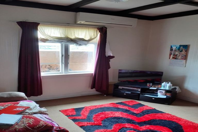 Photo of property in 8 Berkeley Road, Manurewa, Auckland, 2102