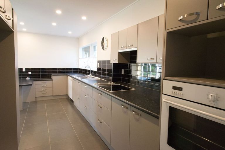 Photo of property in 58 Prince Regent Drive, Half Moon Bay, Auckland, 2012
