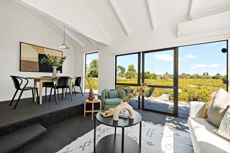 Photo of property in 1/40 Queen Mary Avenue, New Lynn, Auckland, 0600