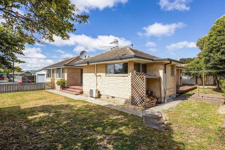 Photo of property in 122 Aorangi Road, Bryndwr, Christchurch, 8053