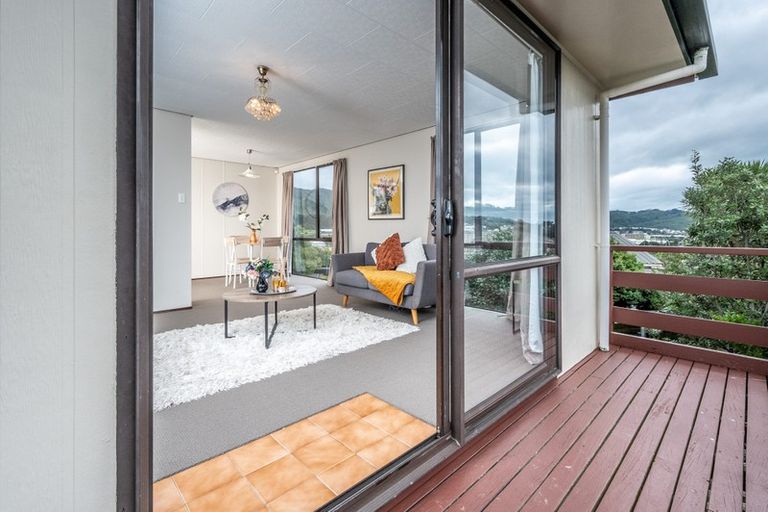 Photo of property in 18 Awatea Street, Ranui, Porirua, 5024