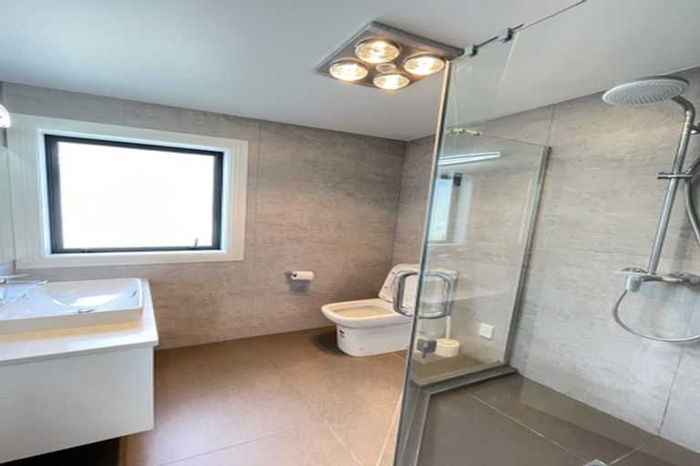 Photo of property in 9 Para Close, Fairview Heights, Auckland, 0632