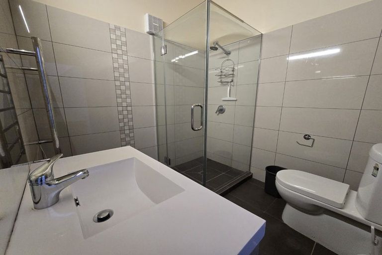 Photo of property in Metro Apartments, 8/220 Thorndon Quay, Pipitea, Wellington, 6011