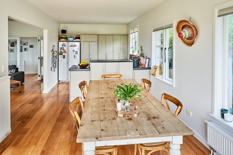 Photo of property in 30 Pukatea Street, Eastbourne, Lower Hutt, 5013