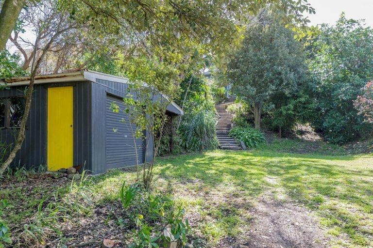 Photo of property in 17 Hughes Street, Waikanae Beach, Waikanae, 5036