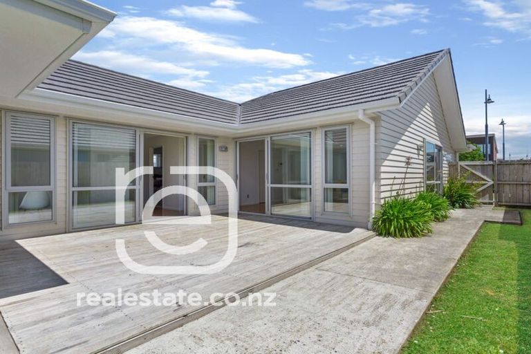 Photo of property in 33 Whekau Drive, Takanini, 2112