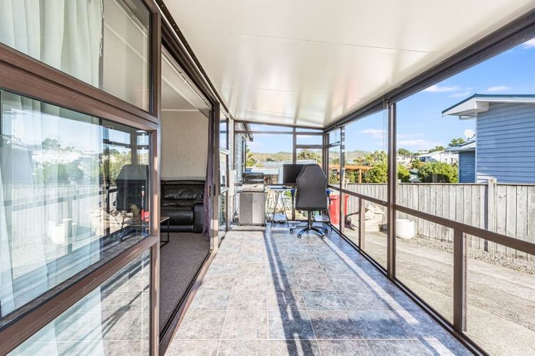 Photo of property in 42 Beaumaris Crescent, Ascot Park, Porirua, 5024