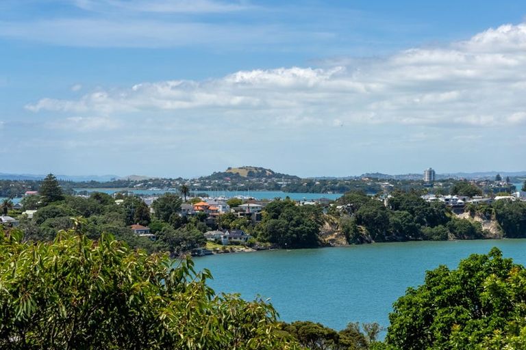 Photo of property in 19 Maritime Terrace, Birkenhead, Auckland, 0626