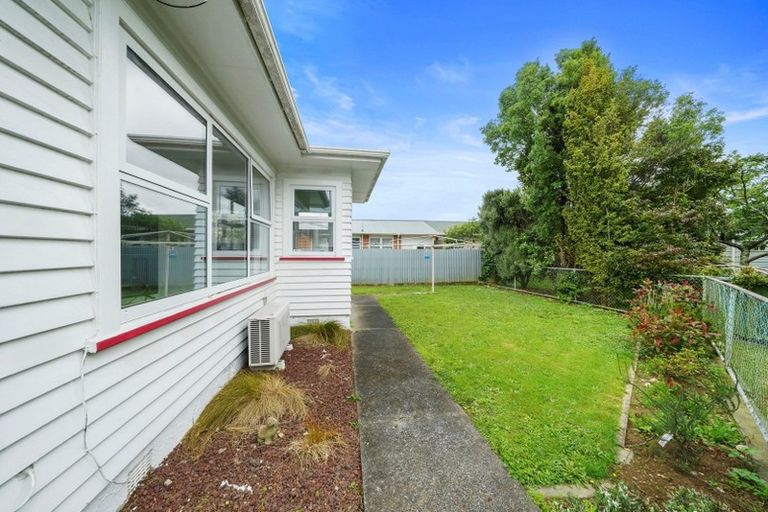 Photo of property in 6 Eton Place, Levin, 5510