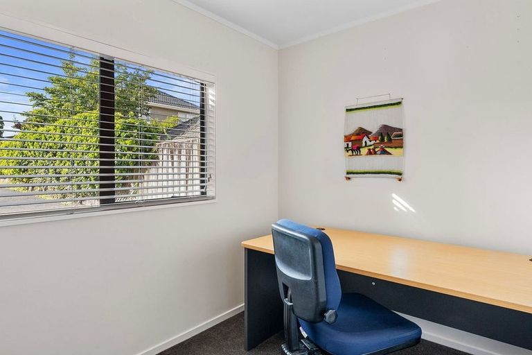 Photo of property in 2/46 Eversleigh Road, Belmont, Auckland, 0622