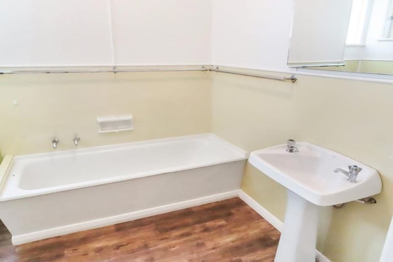 Photo of property in 98 Waterloo Road, Hutt Central, Lower Hutt, 5010