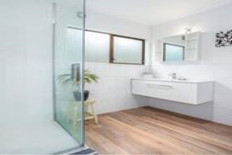 Photo of property in 10 Puketai Place, Pukerua Bay, 5026