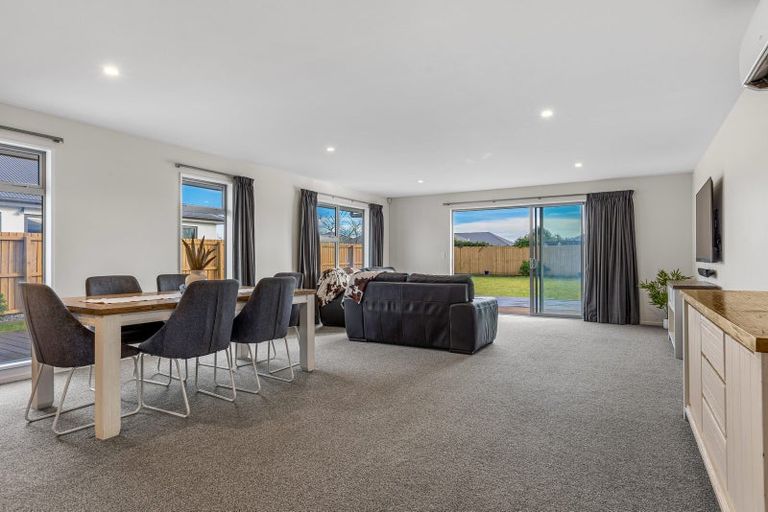 Photo of property in 18 Burnham School Road, Rolleston, 7614