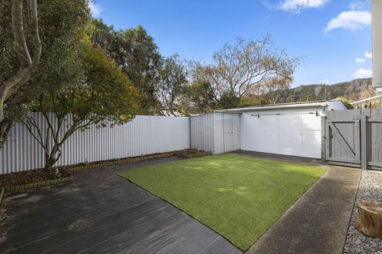 Photo of property in 6a Korau Grove, Stokes Valley, Lower Hutt, 5019