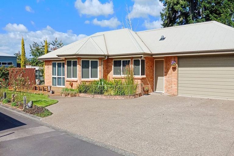 Photo of property in 41 Caulfield Place, Pukehangi, Rotorua, 3015