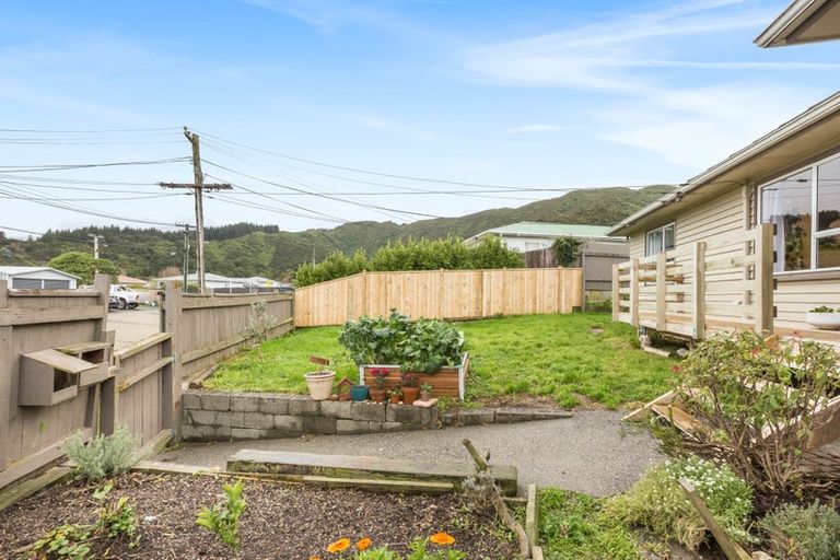 Photo of property in 32 Ruthven Road, Wainuiomata, Lower Hutt, 5014