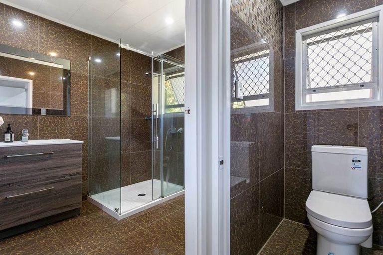 Photo of property in 2/2 Chevis Place, Pakuranga, Auckland, 2010