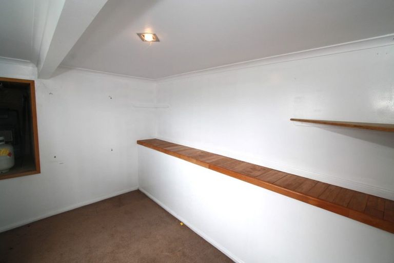 Photo of property in 27 Queens Road, Glen Avon, New Plymouth, 4312