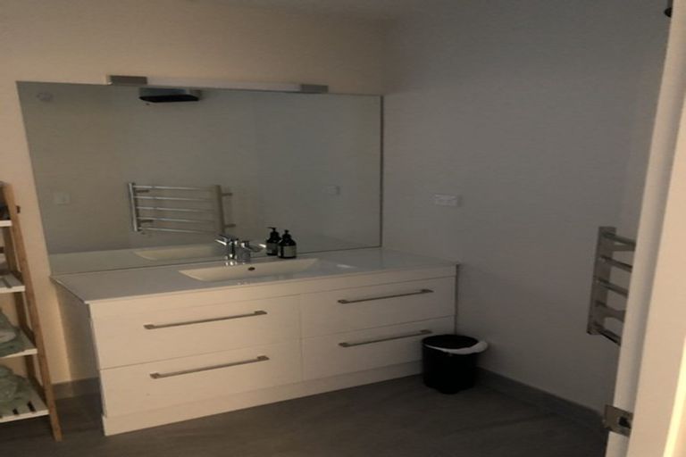 Photo of property in 6a Vancouver Drive, Queenstown, 9300