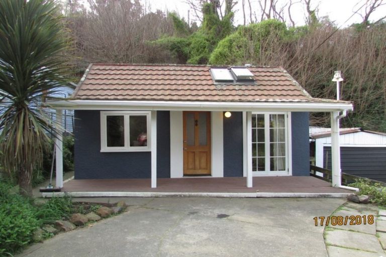 Photo of property in 36 Hawkhurst Road, Lyttelton, 8082