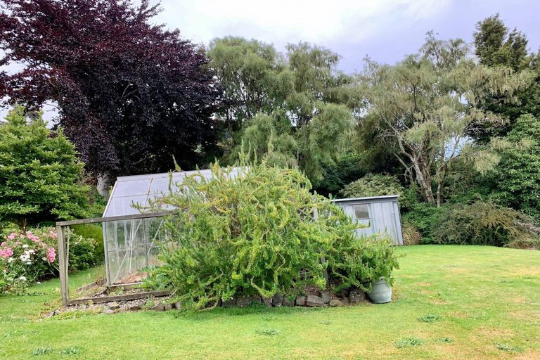 Photo of property in 12 Larkins Street, Helensburgh, Dunedin, 9010