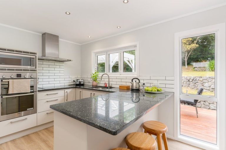 Photo of property in 18 Greyfriars Crescent, Tawa, Wellington, 5028