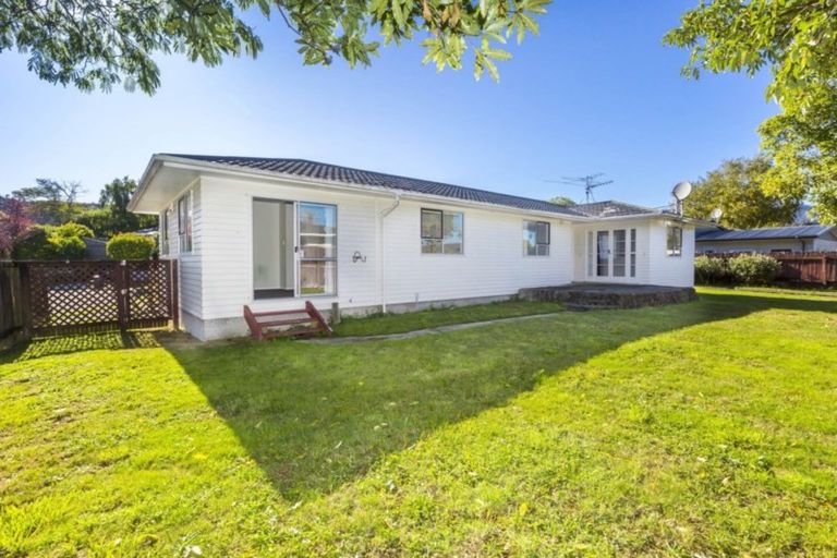 Photo of property in 14 Indiana Grove, Totara Park, Upper Hutt, 5018