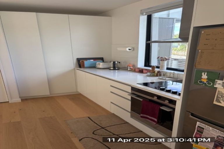 Photo of property in 2/210 Karori Road, Karori, Wellington, 6012