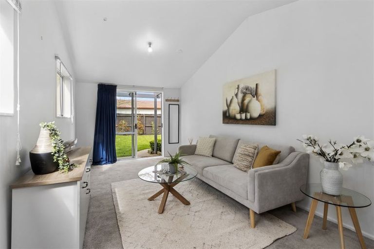 Photo of property in 16 Gregan Crescent, Burnside, Christchurch, 8053