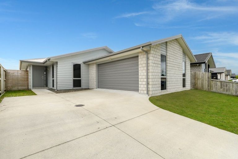 Photo of property in 37 Te Wharo Drive, Papamoa, 3118