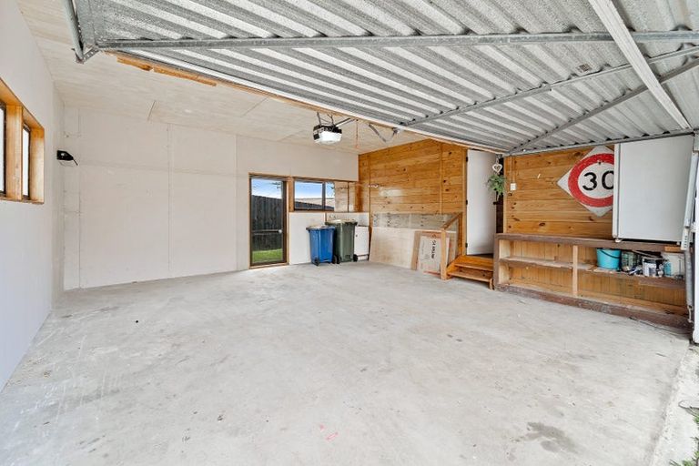 Photo of property in 1/80 Browns Bay Road, Rothesay Bay, Auckland, 0630