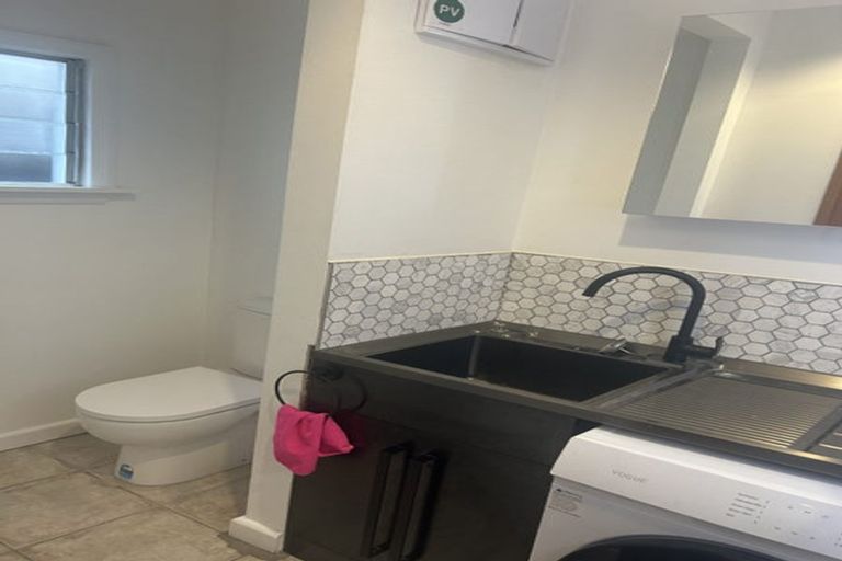 Photo of property in 68 Innes Road, St Albans, Christchurch, 8052