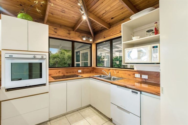 Photo of property in 65 De Luen Avenue, Tindalls Beach, Whangaparaoa, 0930
