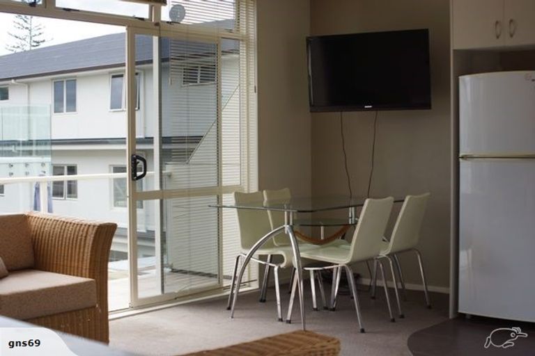 Photo of property in 7/47 Marine Parade, Mount Maunganui, 3116