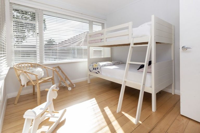 Photo of property in 1/44 Sale Street, Cockle Bay, Auckland, 2014