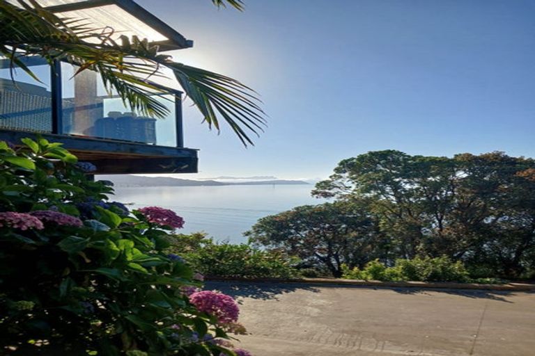 Photo of property in 102 Beach Road, Onerahi, Whangarei, 0110