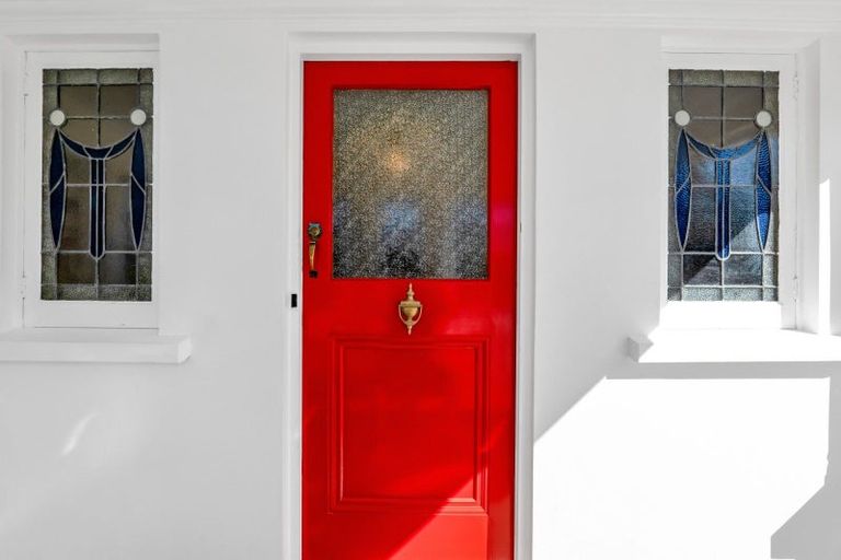 Photo of property in 6 Ridge Lane, New Plymouth, 4310