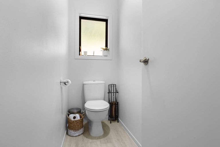 Photo of property in 7 Waterloo Place, Westown, New Plymouth, 4310