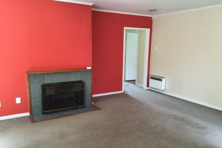 Photo of property in 1a Trojan Crescent, New Lynn, Auckland, 0600