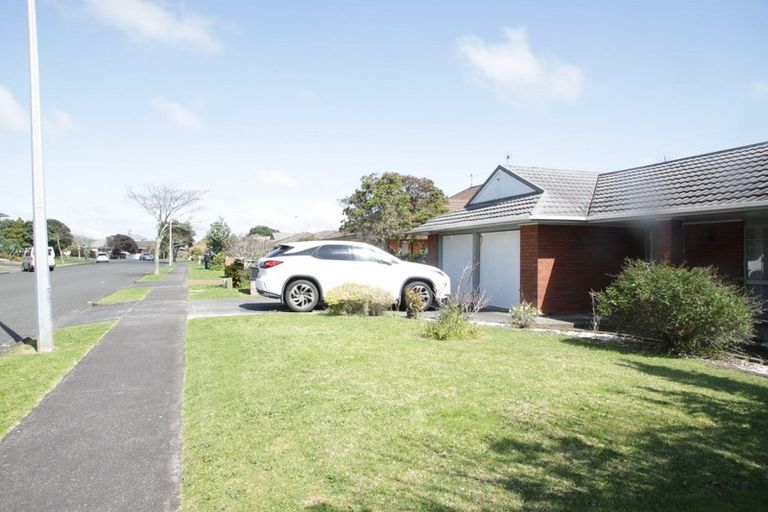 Photo of property in 11 Summermist Drive, Northpark, Auckland, 2013
