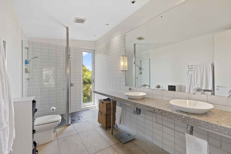 Photo of property in 43 Whakamoenga Point, Acacia Bay, Taupo, 3385