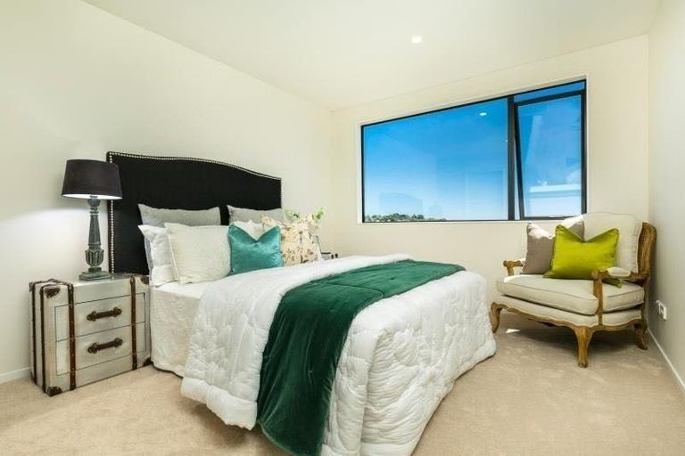 Photo of property in 8 Seafarer Crescent, Stanmore Bay, Whangaparaoa, 0932