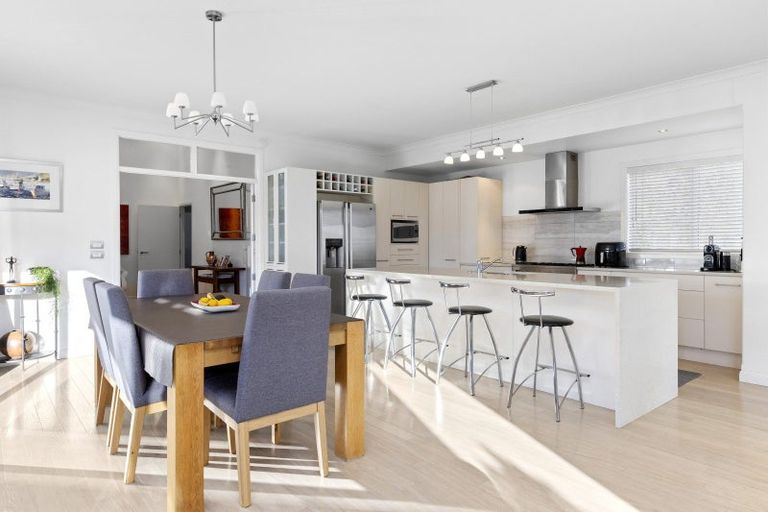 Photo of property in 25 Magnolia Rise, Waipahihi, Taupo, 3330